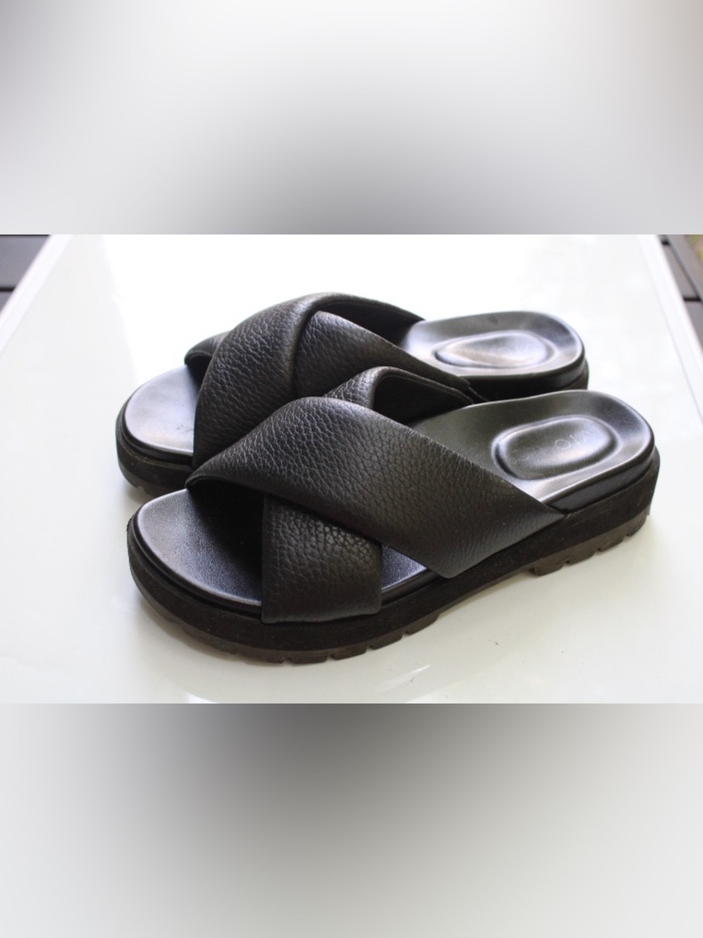 Vionic Vesta slides